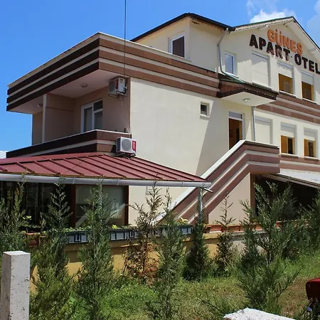 Kerpe Gunes Apart * Kandira