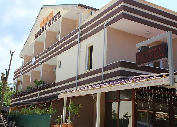 Kerpe Gunes Apart * Kandira